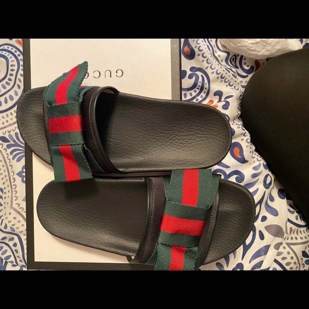 Pursuit Bow Slide Gucci Sandals